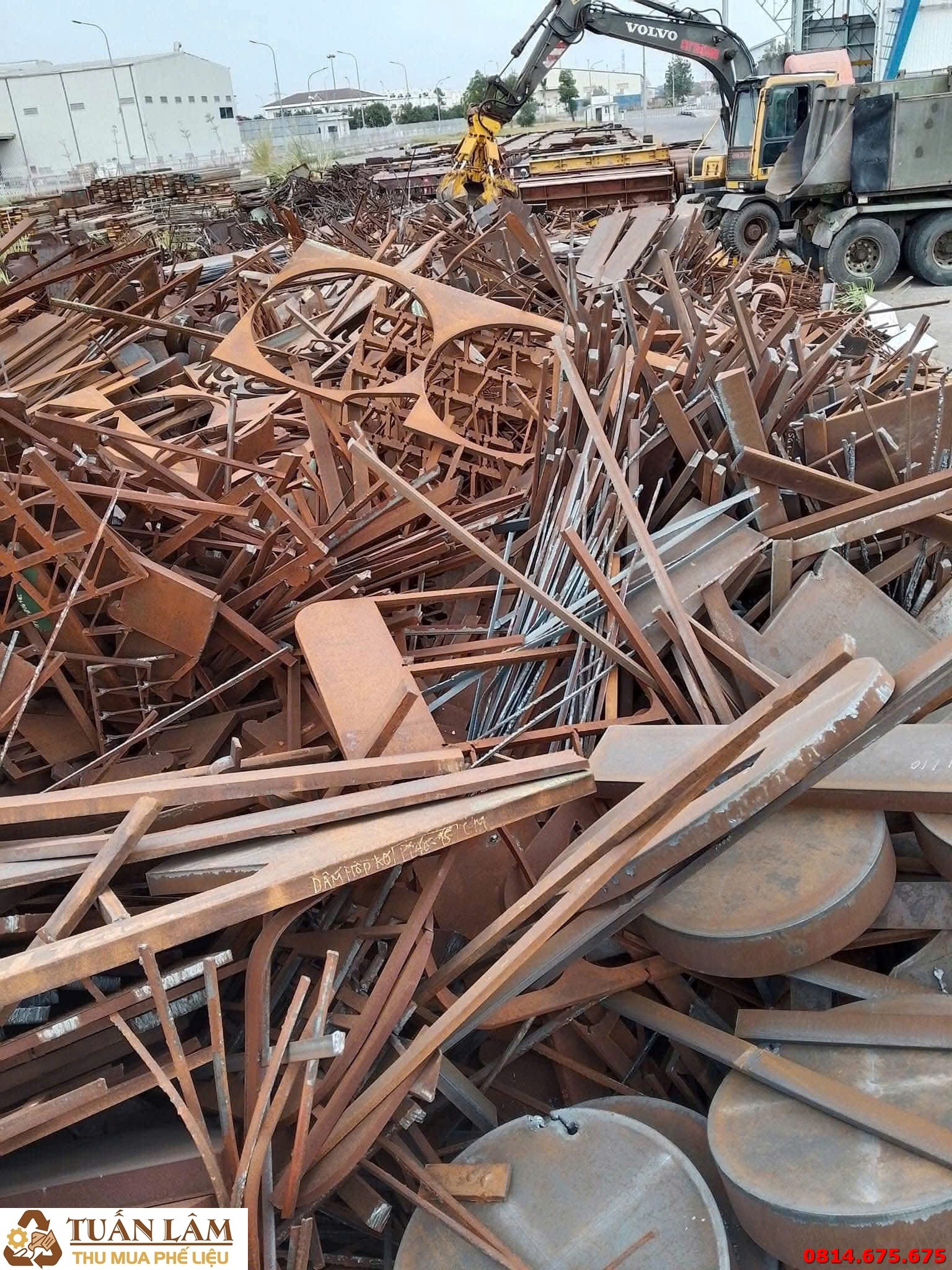 Thu Mua Sắt Thép Thanh Lý Từ Doanh Nghiệp – Nhận Tận Kho