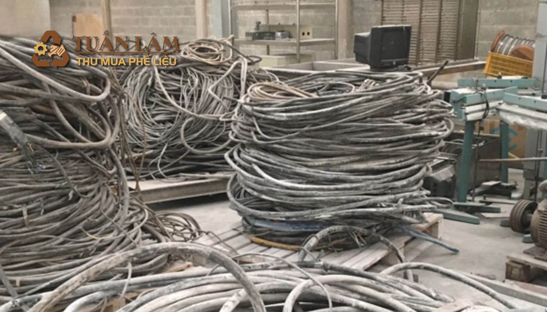 Thu Mua Phế Liệu Doanh Nghiệp Giá Cao - Đầy Đủ Hợp Đồng, Biên Bản & Đối Soát